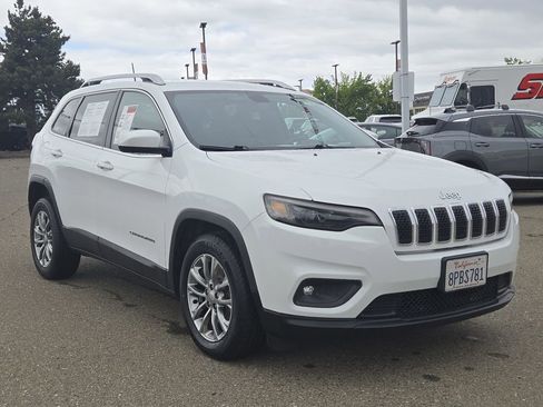 Used 2019 Jeep Cherokee Latitude Plus FWD image 13