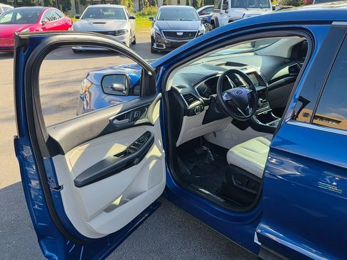 Used 2020 Ford Edge Titanium w/ Equipment Group 301A image 44