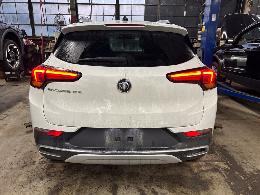 Used 2022 Buick Encore GX Essence FWD image 6