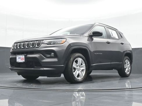 Used 2022 Jeep Compass Latitude w/ Convenience Group image 17