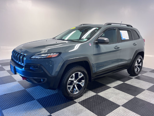 Used 2014 Jeep Cherokee Trailhawk w/ Leather Interior Group AWD/4WD image 3