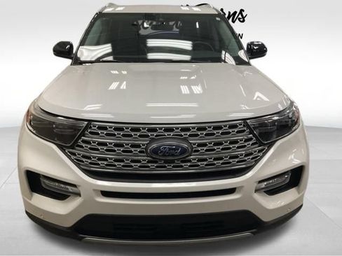 Used 2024 Ford Explorer Limited w/ Limited Technology Package AWD/4WD image 2