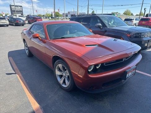 Used 2021 Dodge Challenger SXT RWD image 5