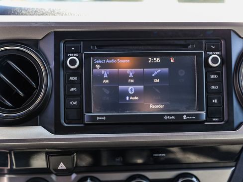 Certified 2018 Toyota Tacoma SR5 AWD/4WD image 14