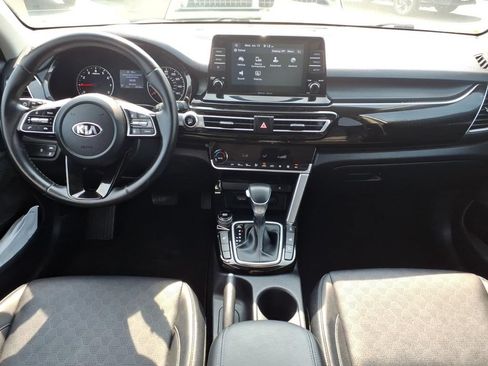 Used 2021 Kia Seltos EX AWD/4WD image 16