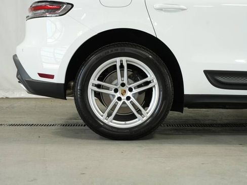 Certified 2025 Porsche Macan image 39