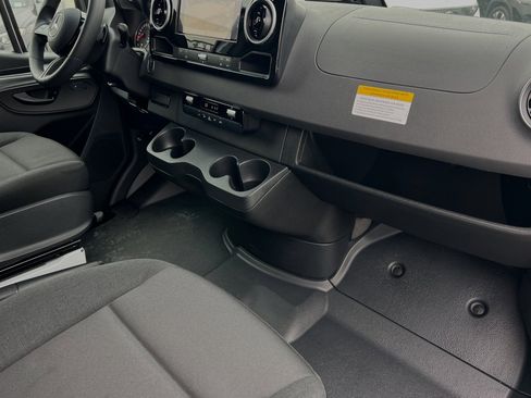 New 2025 Mercedes-Benz Sprinter 2500 image 14