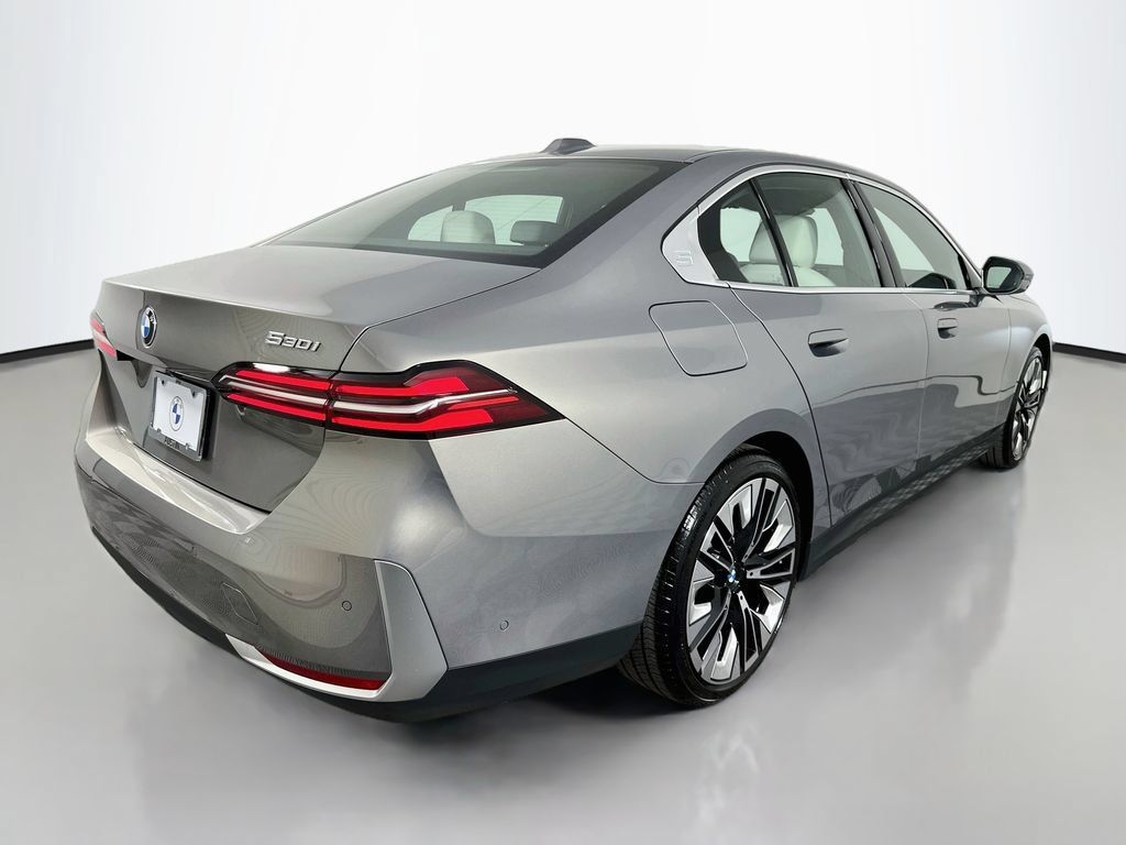 Used 2026 BMW 530i w/ Premium Package RWD image 5