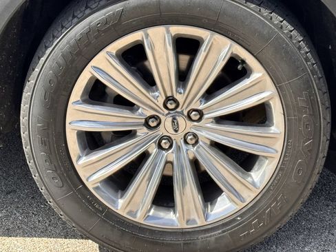 Used 2020 Ford Explorer Limited AWD/4WD image 3