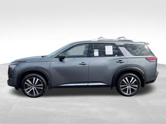 Used 2025 Nissan Pathfinder Platinum w/ Cargo Package FWD video 5