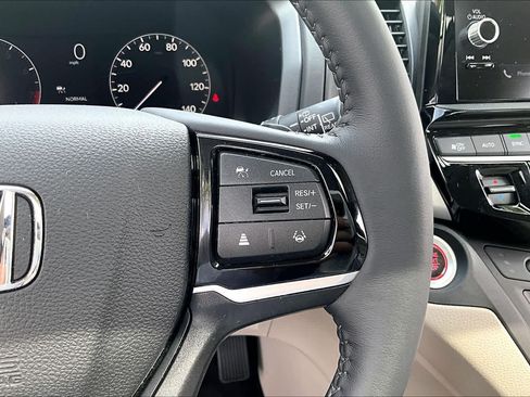 Certified 2025 Honda Odyssey EX-L image 25