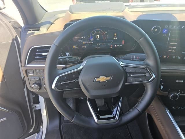 Used 2025 Chevrolet Tahoe High Country AWD/4WD image 4