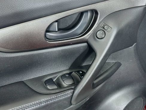 Used 2019 Nissan Rogue Sport S FWD image 17