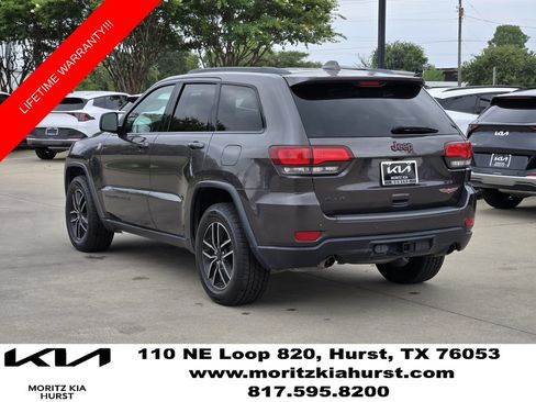Used 2019 Jeep Grand Cherokee Trailhawk w/ Trailhawk Luxury Group AWD/4WD image 3