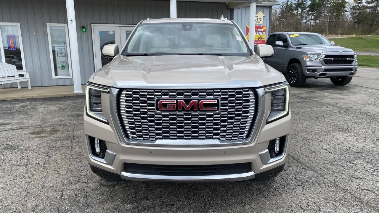 Used 2021 GMC Yukon XL Denali w/ Denali Premium Package AWD/4WD image 11