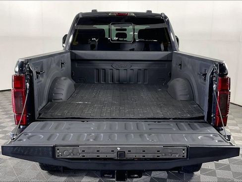 Used 2022 Ford F250 Lariat w/ Tremor Off-Road Package AWD/4WD image 35