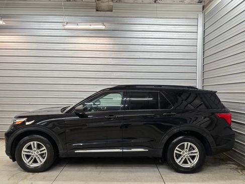 Used 2023 Ford Explorer XLT w/ Equipment Group 202A image 8