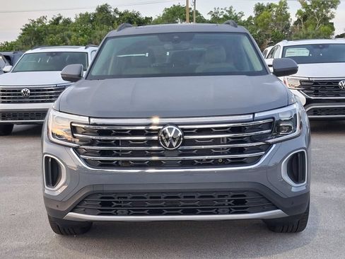 New 2026 Volkswagen Atlas SE FWD image 2