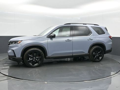 Certified 2025 Honda Pilot Black Edition image 10