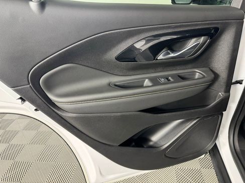 Used 2024 GMC Terrain AT4 w/ Tech Package image 27