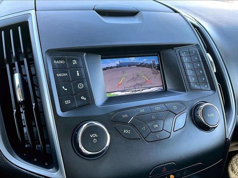 Used 2019 Ford Edge SE w/ SE Fleet Driver's Package FWD image 14