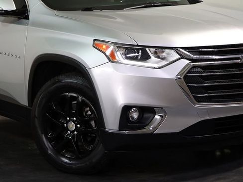 Used 2019 Chevrolet Traverse LT image 8