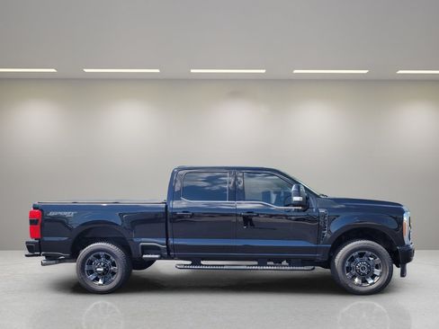 Used 2023 Ford F250 Lariat w/ Sport Appearance Package AWD/4WD image 4
