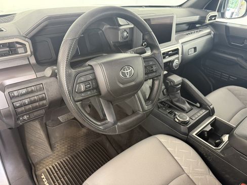 Used 2026 Toyota Tacoma SR5 AWD/4WD image 15