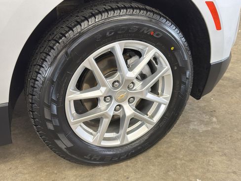 Used 2022 Chevrolet Equinox LT image 12