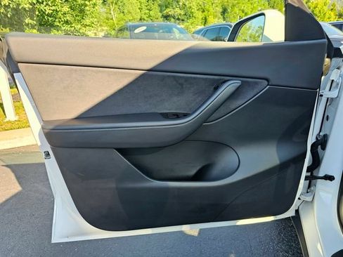 Used 2021 Tesla Model Y Long Range AWD/4WD image 23