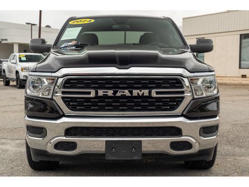 Used 2024 RAM 1500 Big Horn AWD/4WD image 3