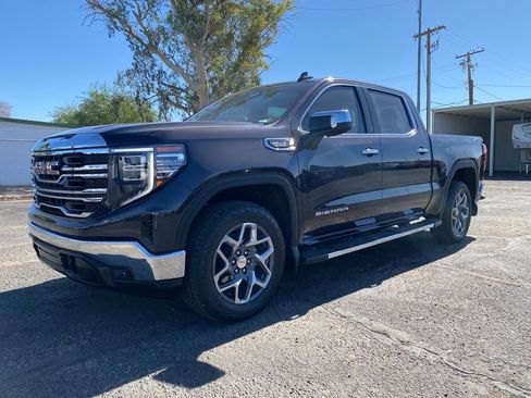Used 2023 GMC Sierra 1500 SLT w/ SLT Premium Package image 2