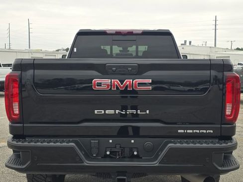 Used 2022 GMC Sierra 2500 Denali w/ Denali Ultimate Package image 4