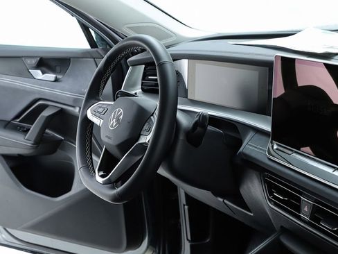 New 2026 Volkswagen Tiguan SE image 74