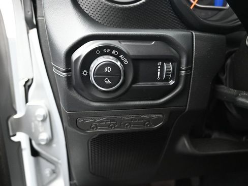 Used 2024 Jeep Gladiator Rubicon w/ Safety Group AWD/4WD image 11