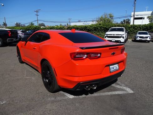 Certified 2021 Chevrolet Camaro LT RWD image 2
