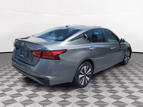Used 2022 Nissan Altima 2.5 SV FWD image 4