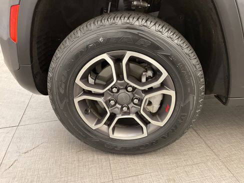 Certified 2022 Jeep Grand Cherokee Trailhawk image 12