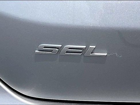 Certified 2024 Ford Edge SEL AWD/4WD image 7