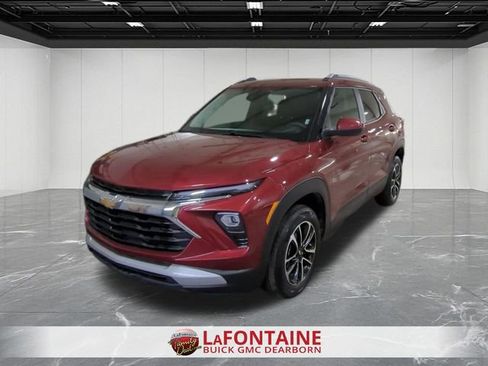 Used 2025 Chevrolet TrailBlazer LT AWD/4WD image 4