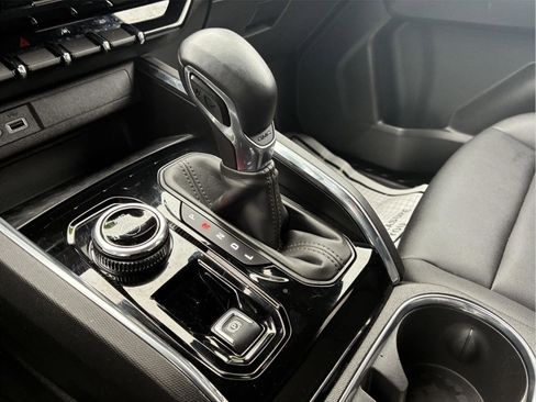 Used 2023 GMC Canyon Elevation w/ Elevation Premium Package AWD/4WD image 25