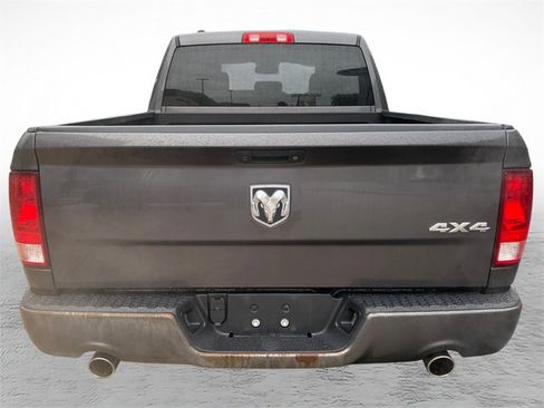 Used 2018 RAM 1500 Express AWD/4WD image 3