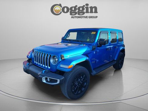 Used 2023 Jeep Wrangler Unlimited Sahara w/ Cold Weather Group image 1