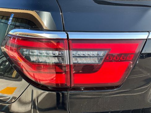 Used 2023 Nissan Armada SL w/ Captain's Chairs Package image 51