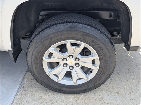 Used 2016 Chevrolet Colorado LT w/ LT Convenience Package AWD/4WD image 15