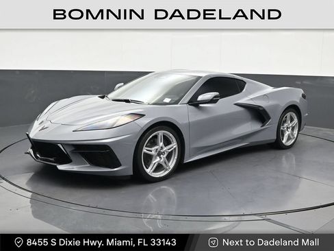 Used 2025 Chevrolet Corvette Stingray Coupe w/ 1LT RWD image 1