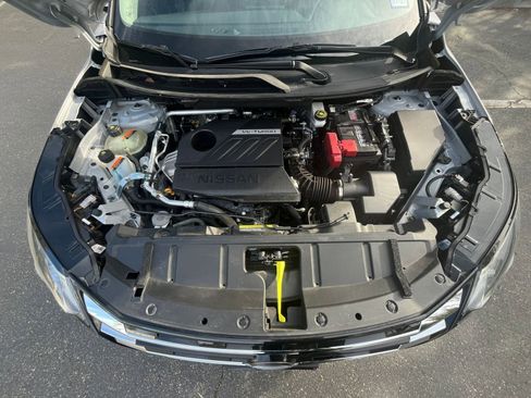 Used 2025 Nissan Rogue SV image 34