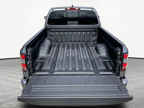 Used 2025 Nissan Frontier SV RWD image 18