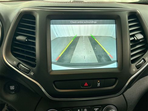 Certified 2022 Jeep Cherokee Trailhawk image 15