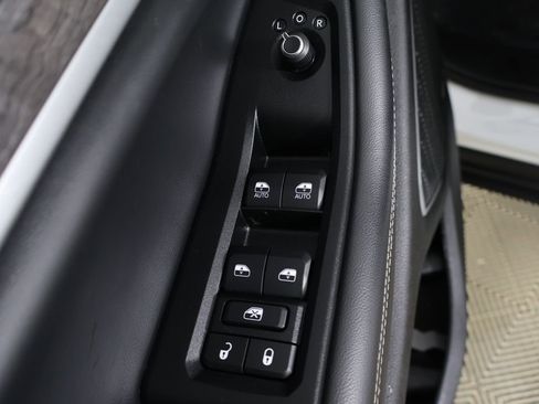 Used 2022 Jeep Grand Cherokee L Limited AWD/4WD image 40
